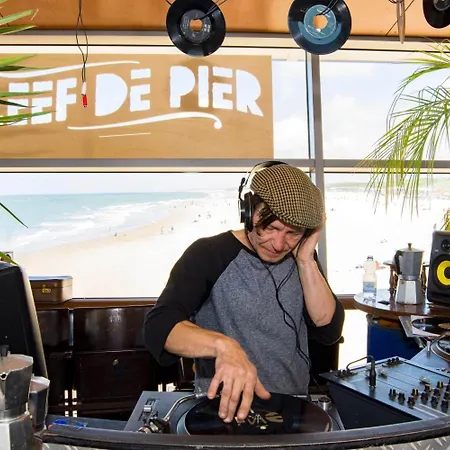 De Pier 4*