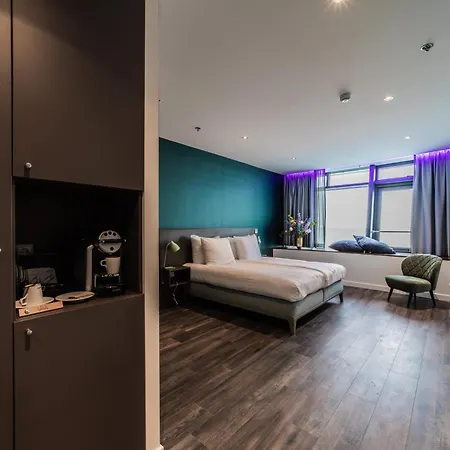 دي بيير سويتس 4* لاهاي